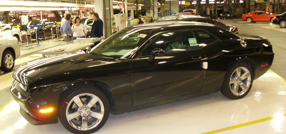 Megafactories : Dodge Challenger