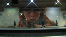 Montage de l'exposition Chemins parallèles vidéo